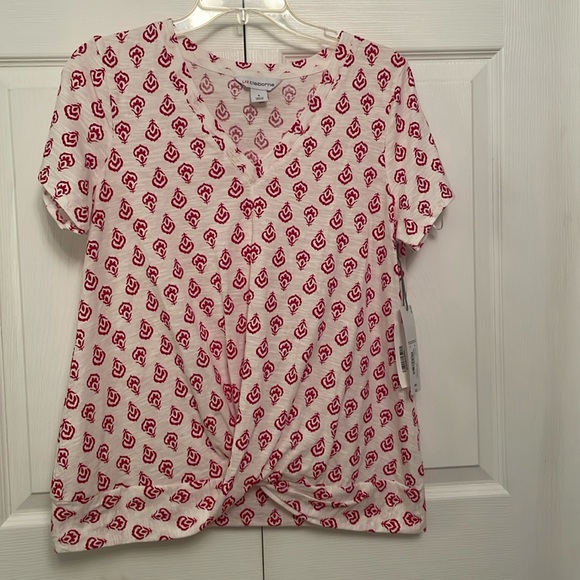 NWT $32 Liz Claiborne Red & White Pattern Pullover Top with Twist Front Small - Picture 1 of 11